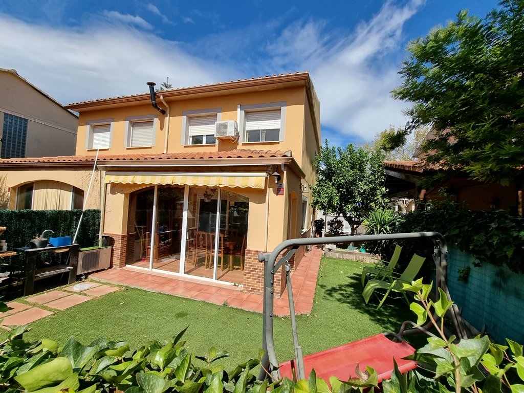 Ref: 185 Chalet pareado Urb. Els ametllers de Vilafortuny Cambrils