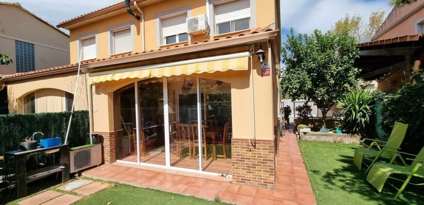 Ref: 185 Chalet pareado Urb. Els ametllers de Vilafortuny Cambrils