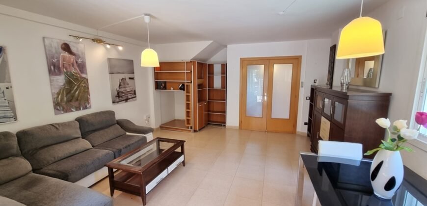 Ref: 185 Chalet pareado Urb. Els ametllers de Vilafortuny Cambrils