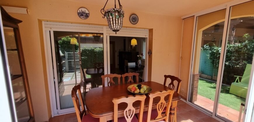 Ref: 185 Chalet pareado Urb. Els ametllers de Vilafortuny Cambrils