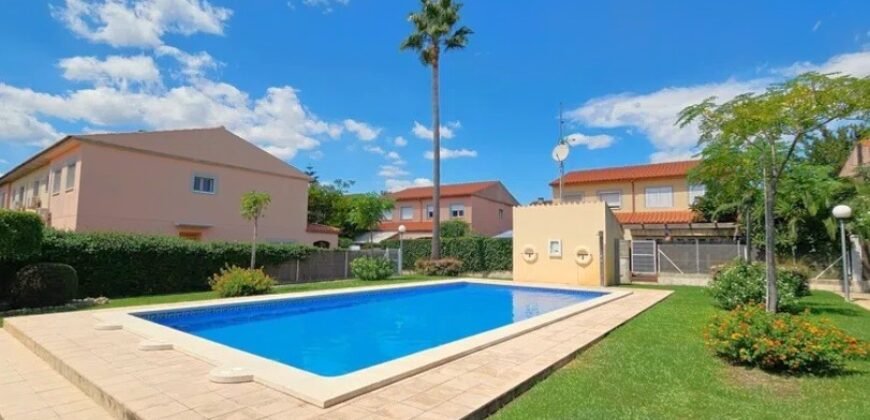 Ref: 185 Chalet pareado Urb. Els ametllers de Vilafortuny Cambrils